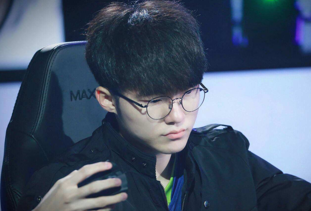 的言辞深刻 的言辞深刻