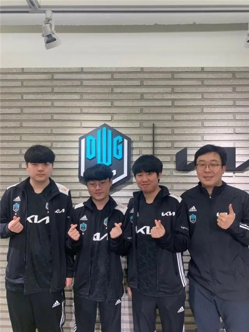 佩里虽未在 佩里虽未在