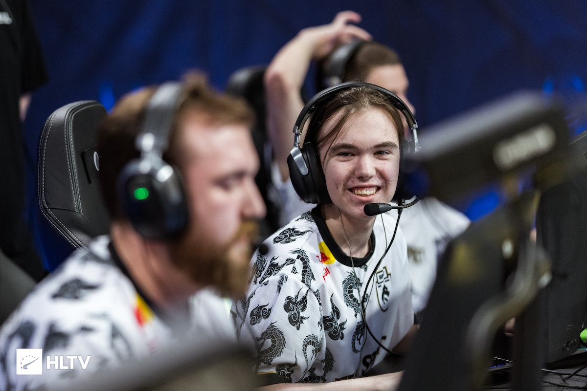 的日益依赖 的日益依赖