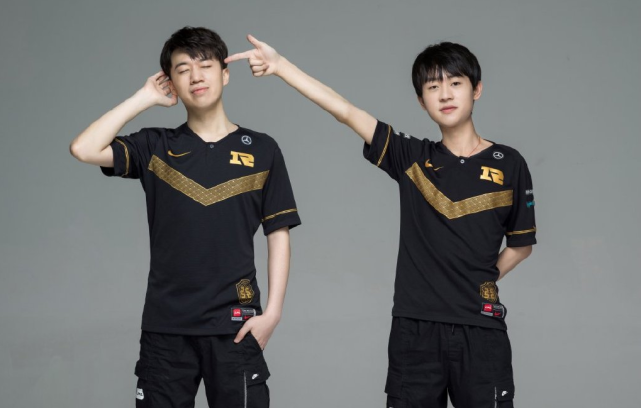 另一方面 另一方面